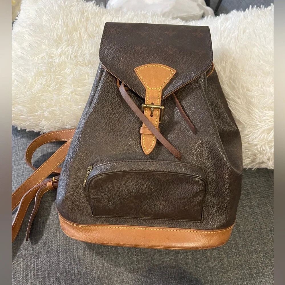VINTAGE Authentic LOUIS VUITTON Montsouris MM Backpack - Picture 1 of 11
